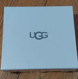 Ugg Sheepskin and Suede Care Kit